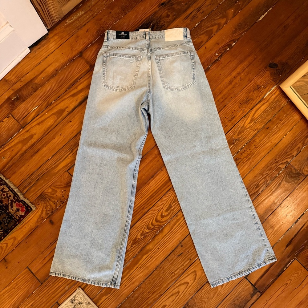 NWT Divided by H&M High Waist Wide Leg Jeans, Light Wash, Size 10 - Picture 3 of 9